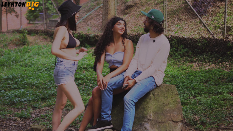 Leyton Big: वे मुझे सड़क पर ले जाते हैं और मैं उन्हें अपना लंड खाने के लिए आमंत्रित करता हूं