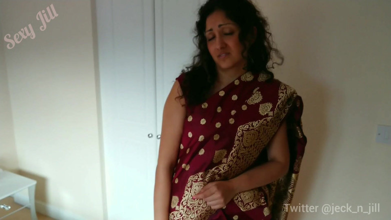 POV_Indian: कमसिन भारतीय नौकरानी को अपने बॉस को चोदना है