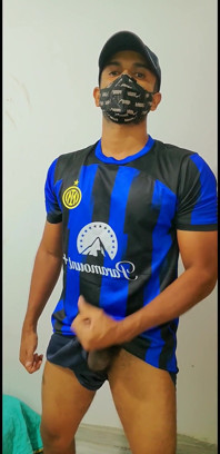 Jugador de fútbol hace un castigo
