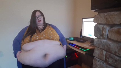 SSBBWLadyBrads: Gordinha secretária humilhada no trabalho pelo chefe. Pt 1