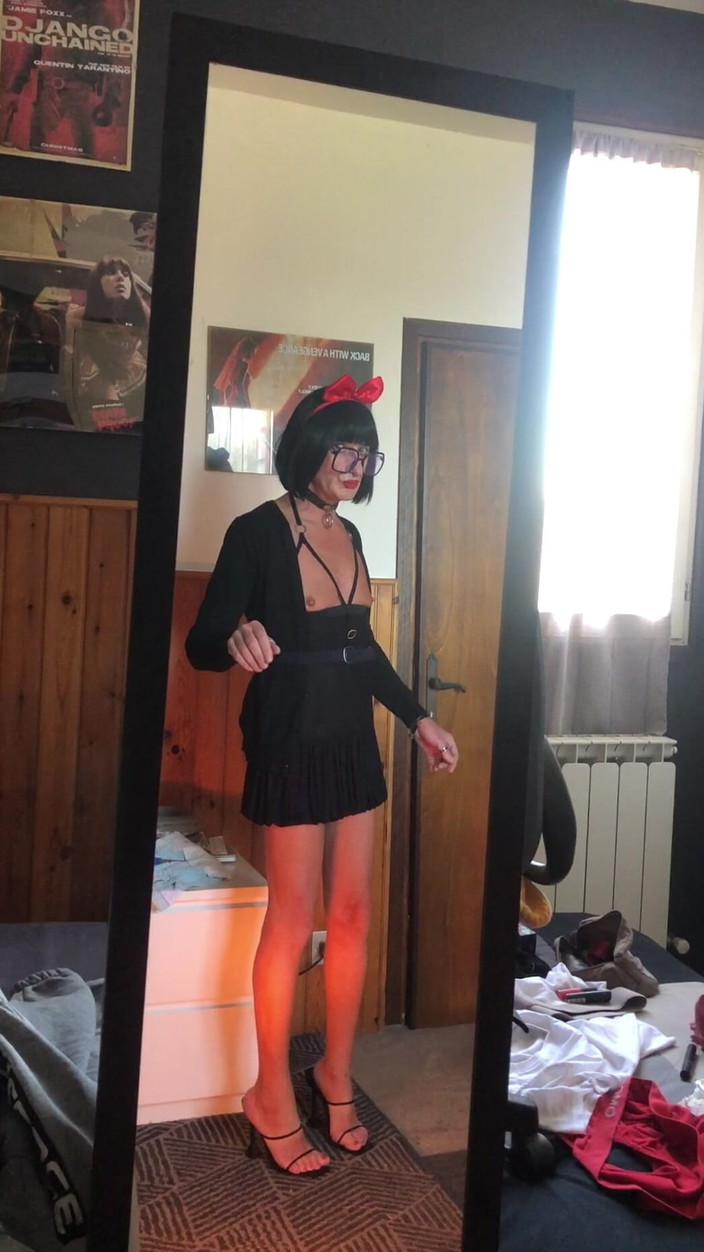 Andreina Naty: Prsa, piercing a chůze