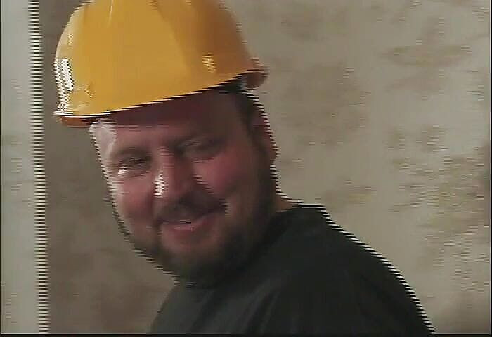 Perv Milfs n Teens: gangster šuká mladou drobnou dívku do své bílé kundy