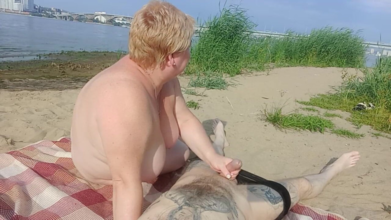 Zona901: Pik zuigen en zich aftrekken op een strand