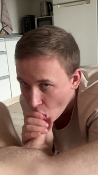 Pieprzony i zalana prosty facet (w 4K)