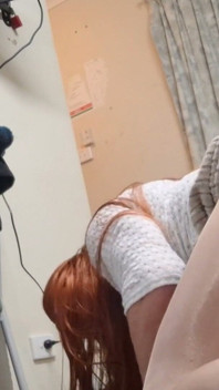 Charlotte se vrací ke svému dildu