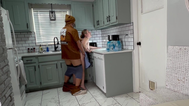 Island Boy Vids: Housewife Misty Rein Gets All Wet From Package Delivery