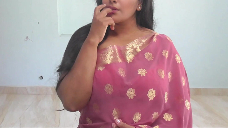 Your Arya: Âm hộ nhỏ ấn độ của tôi rất ướt, tôi cần một con...