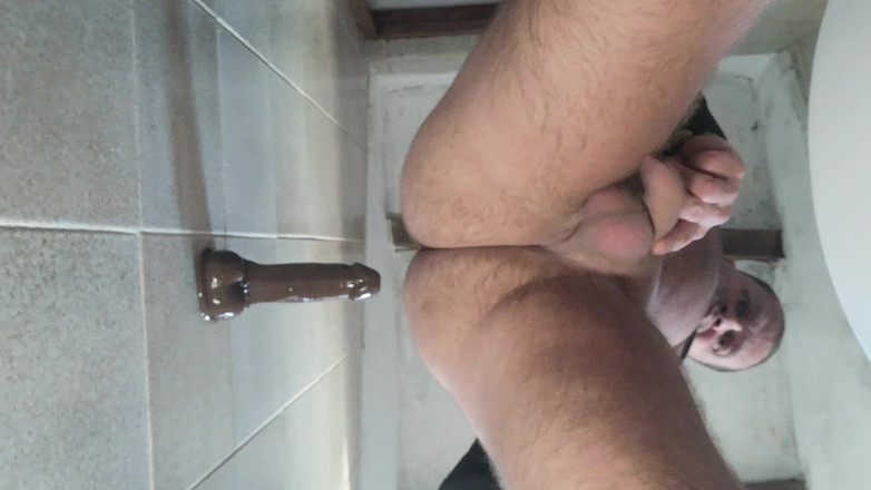 Chemanuchao: काला लंड शॉवर में मेरी गांड का स्वाद लेता है