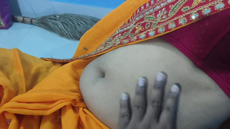 Sona bhabhi: desi ganv sona bhaabhi paise ke lie apne premi ke...