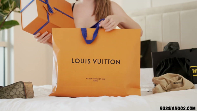 RussianQOS: Luxustaschen entpacken
