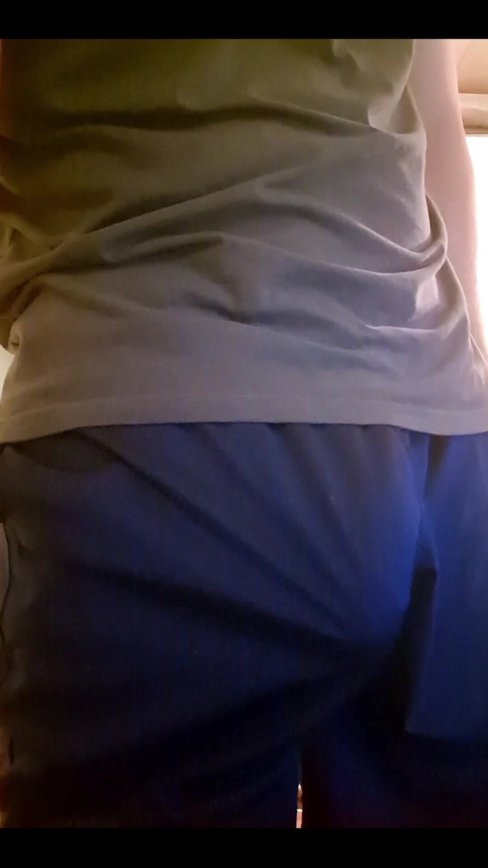 Awesome A: Crezi că este bine să joci sport fără lenjerie intimă?