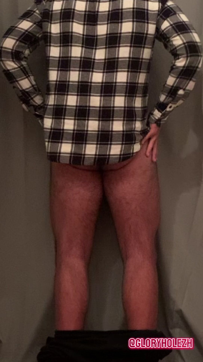 gloryholezh: 여친에게 집으로 돌아가기 전에 파티 후 24살의 첫 글로리홀 오럴