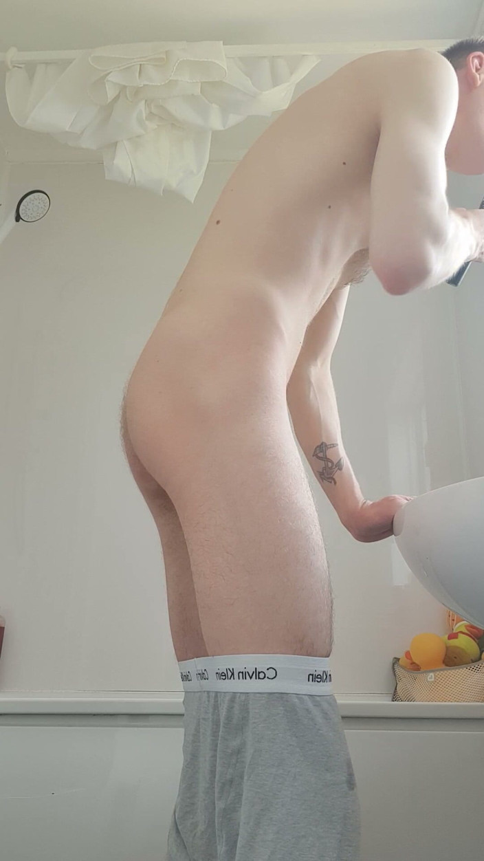 Adamross: Skinny Lad Getting Hard Closeup Out of Bath