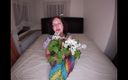 Hera Harding: La moglie calda ha trovato un dildo nel bouquet di...