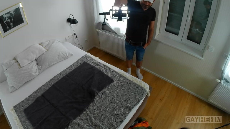 GAYheim: Jeune Asiatique et vieux Turc allemand baisent nus