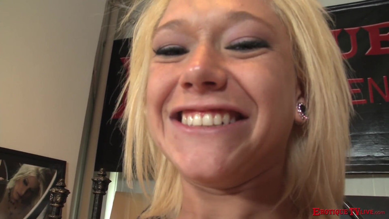 ErotiqueTVLive: Hot blonde teen Sky Light delivers a great fuck for...