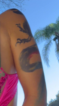 Vrtání tiiny kundičky Petite Babe Kitty Chow na POV