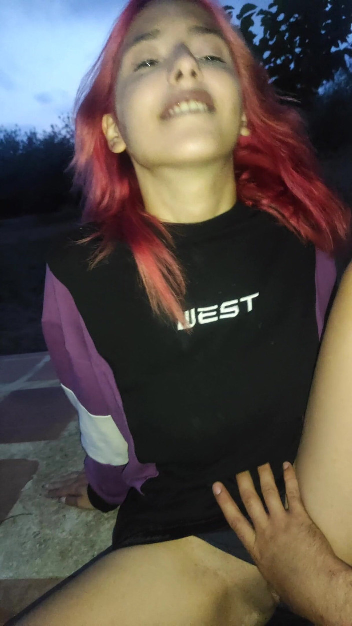 Endemoniados: Outdoor Sex with a Skinny Teen and I Take Her...