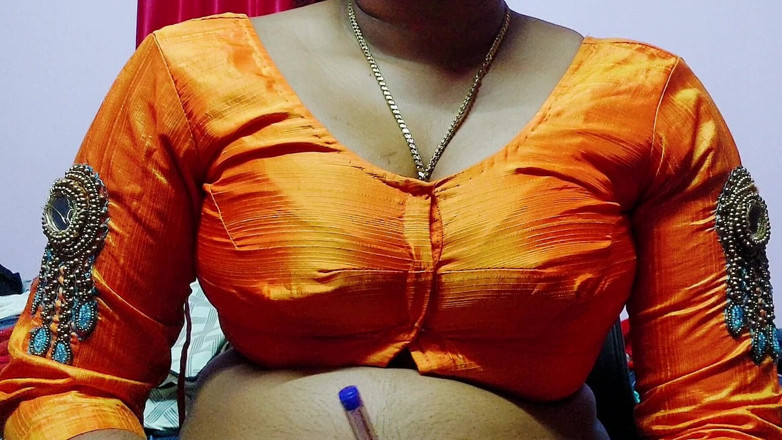 Desi Mohini: Prsatá indická tetička má sex s hotelovým klukem