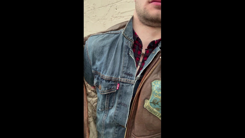 KinkySirius: Kinkysirius se udă în ploaie într-o jachetă de piele vintage și blugi Levis