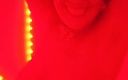 Sensual polestar: 빨간 불빛을 입은 춤