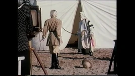 Sexiga vintage erotiska scener av vackra tonåringar flickor och bystiga MILFs slickade och rörda av kåta män
