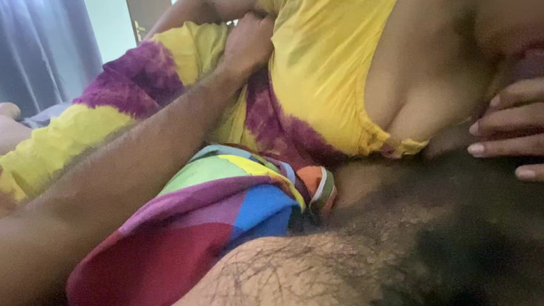 Arabicqueen: タミル人のおばさんは白い大きなおっぱいをしています