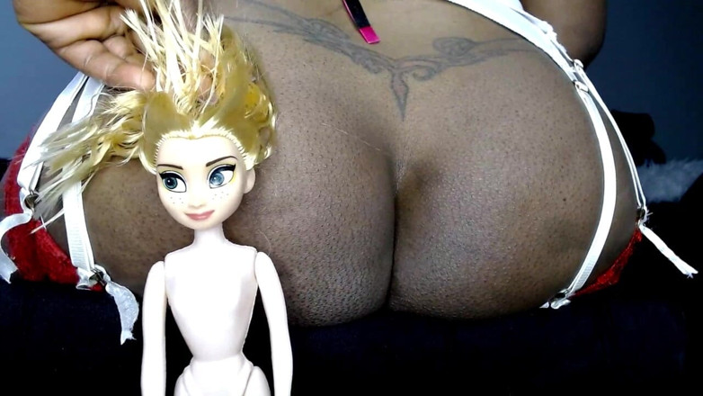 Maeling: Bimbo Brat Ass Face Sitting - Ebony Giantess