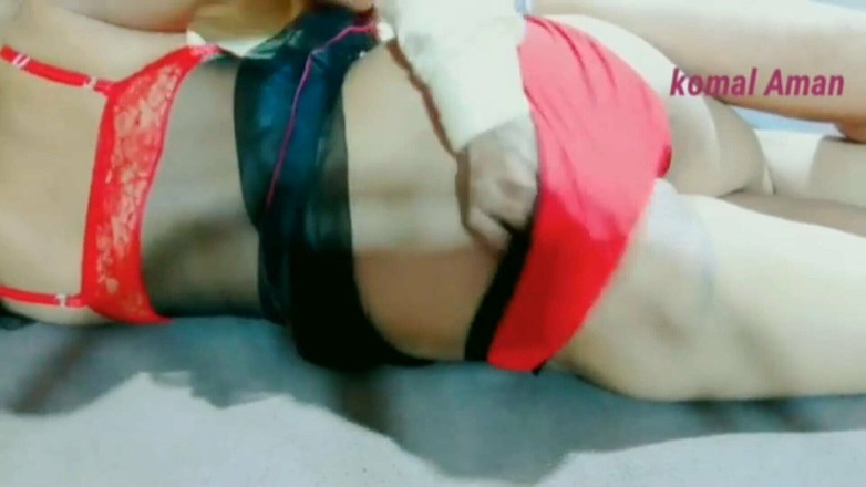 Komalaman: Kocasının anne üvey babası üvey oğluyla Hintçe ses kaydıyla seksi. Bölüm 2