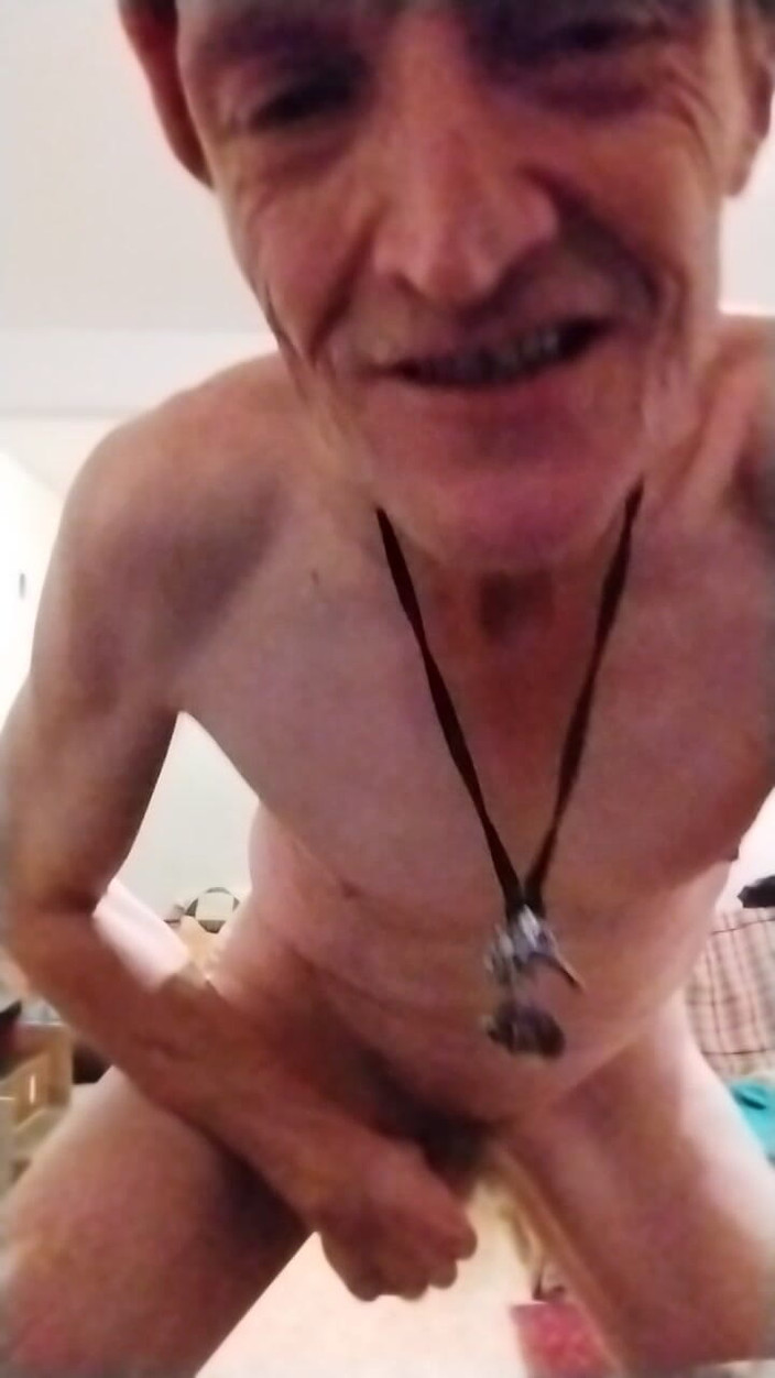 Loleauve: Semua Telanjang Dalam Beanie Oren!