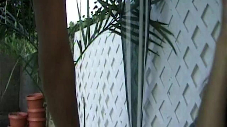 NAUGHTYPOLSKA: 美丽的年轻女孩在展位上被操