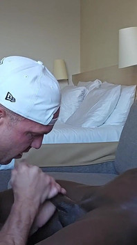 Chàng trai thẳng bú bbc