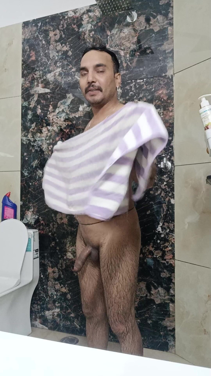 Rajasthani-old-lover: Indian Desi Man Enjoy Shower and Masterbation Show with Neighbour...