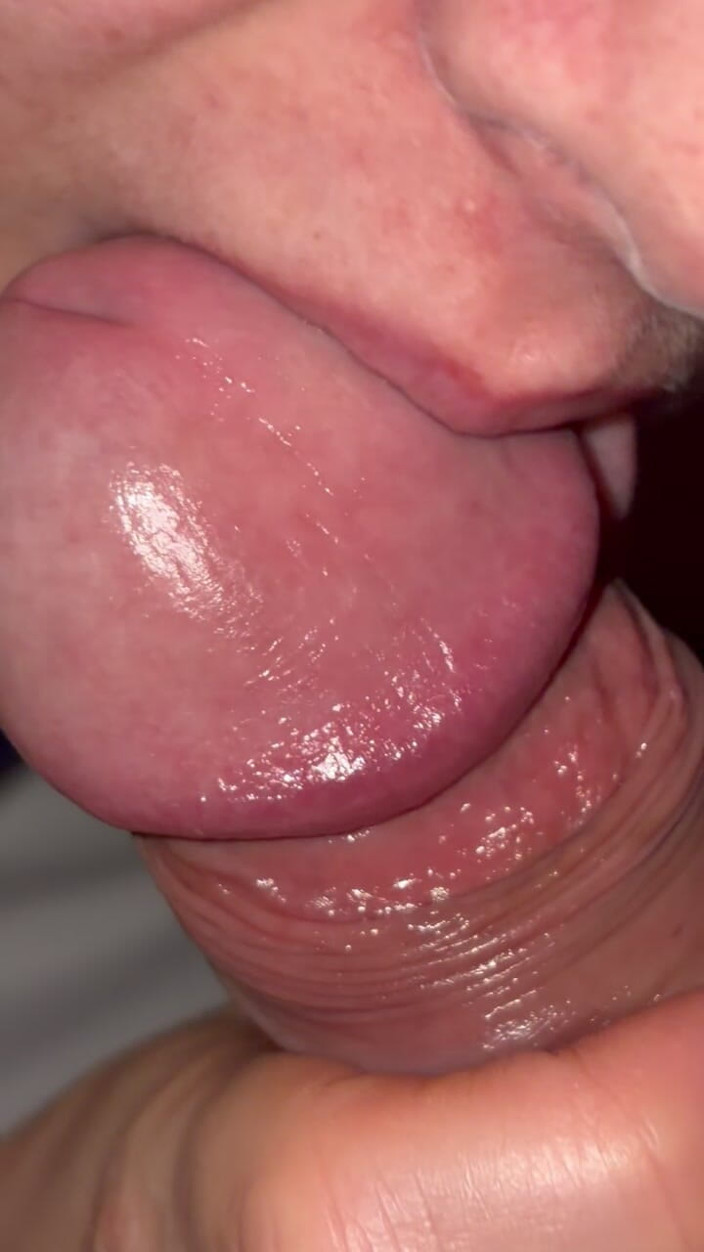 Leo15398: She Eats My Sperm!