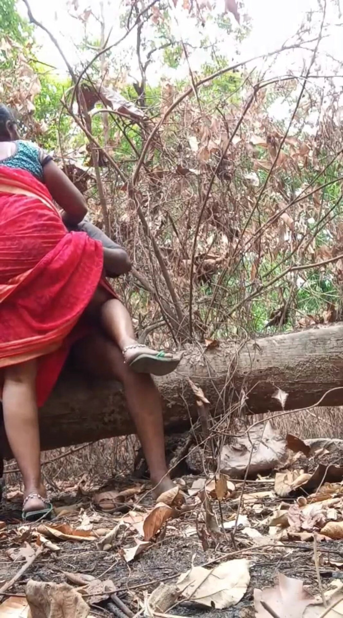 Auntixxx69: Fazendeiro teve relações sexuais com sua esposa no campo