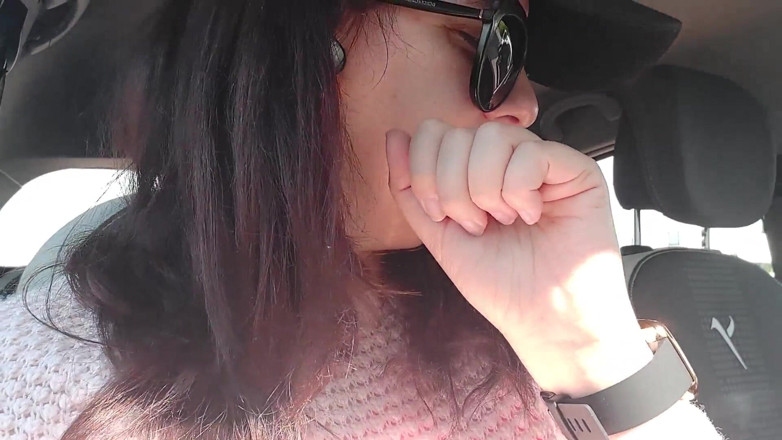 Nicoletta Embassi: Farts in a car