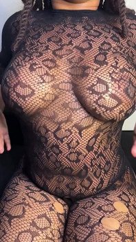 Cewek semok kulit hitam dengan besar idaman semua pria