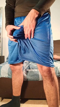 फ़ुटबॉल खिलाड़ी को अंडरवियर के बिना बाहर जाना पसंद है