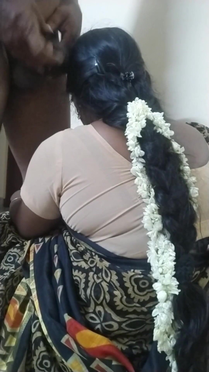 Saranya: Blowjob mit Hairjob