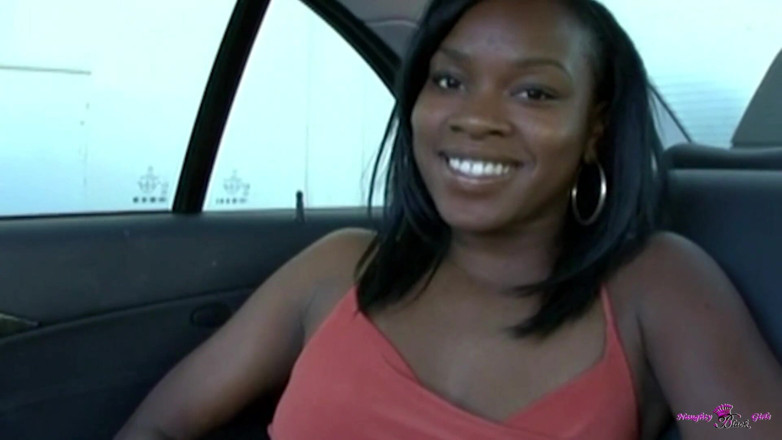 Naughty Black Girls: Сочетание белого члена с большой задницей черной крошки - путь к успеху