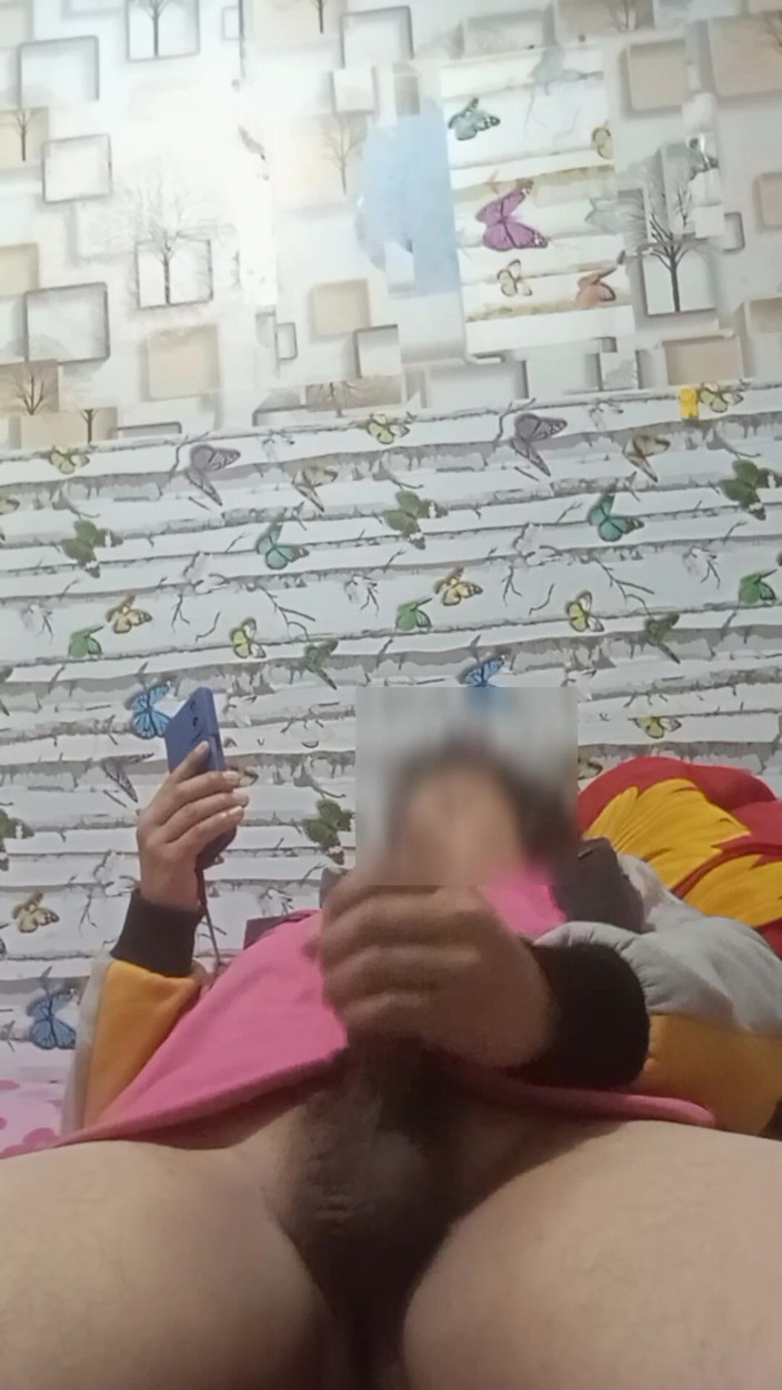 Talahib23: Teman baik anda yang suka melancap semasa menonton tetek.