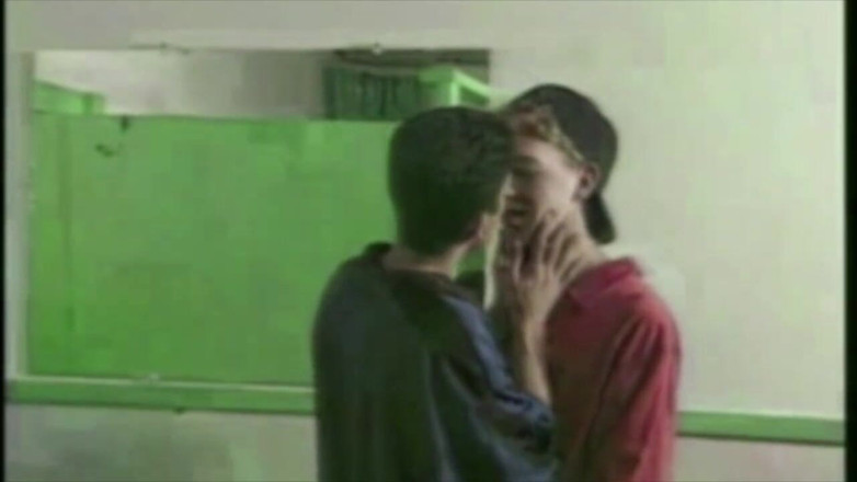 GAY VINTAGE PORN: Klasik porno. Kanepede sikişiyor