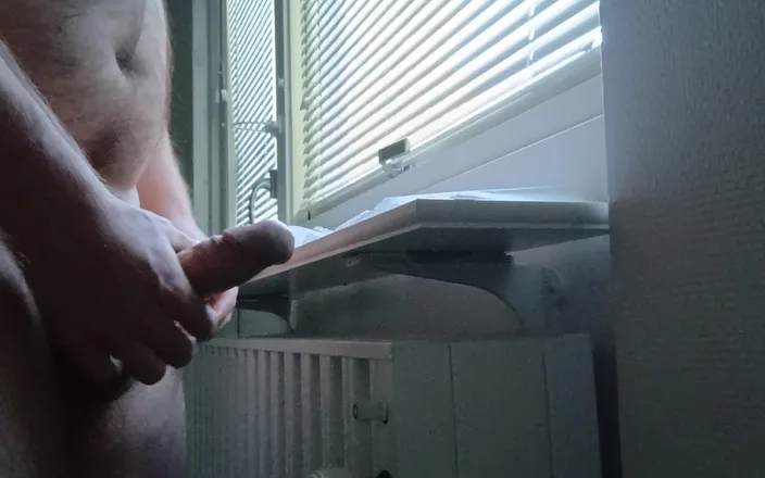 Ed Eden: Monday Masturbation