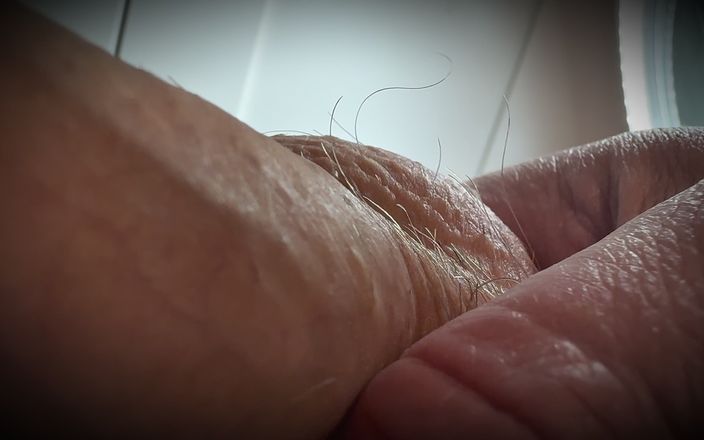 Leonardo-1974: Ich liebe es, mit meinem schwanz zu spielen