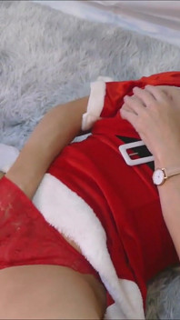 Elle Rêve De Se Masturber, Doigter Son Cul Et Sa Chatte En Tenue De Père Noël Sexy Sur Un Promo De Noël
