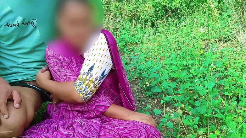 Fuckkkker: Sonia Bhabhi ging met haar stiefbroer naar het bos om...