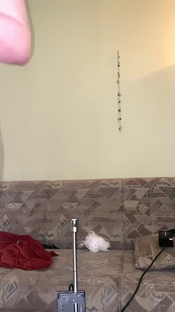 Elena917: Sapık mazoşist orgazm - sikiş makinesinde tuvalet fırçası