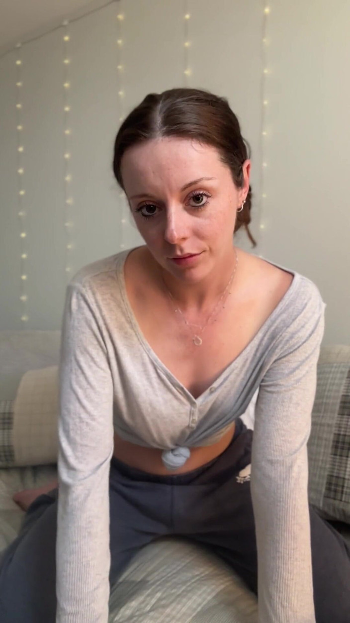 Nadia Foxx: La massaggiatrice ingenua inesperta ti dà una mano