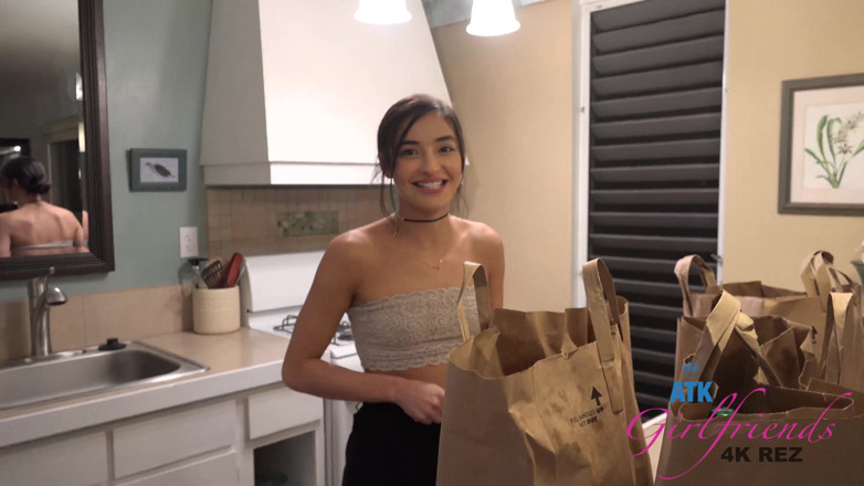 ATK Fans (Girlfriends): Emily fumava e você a faz gozar