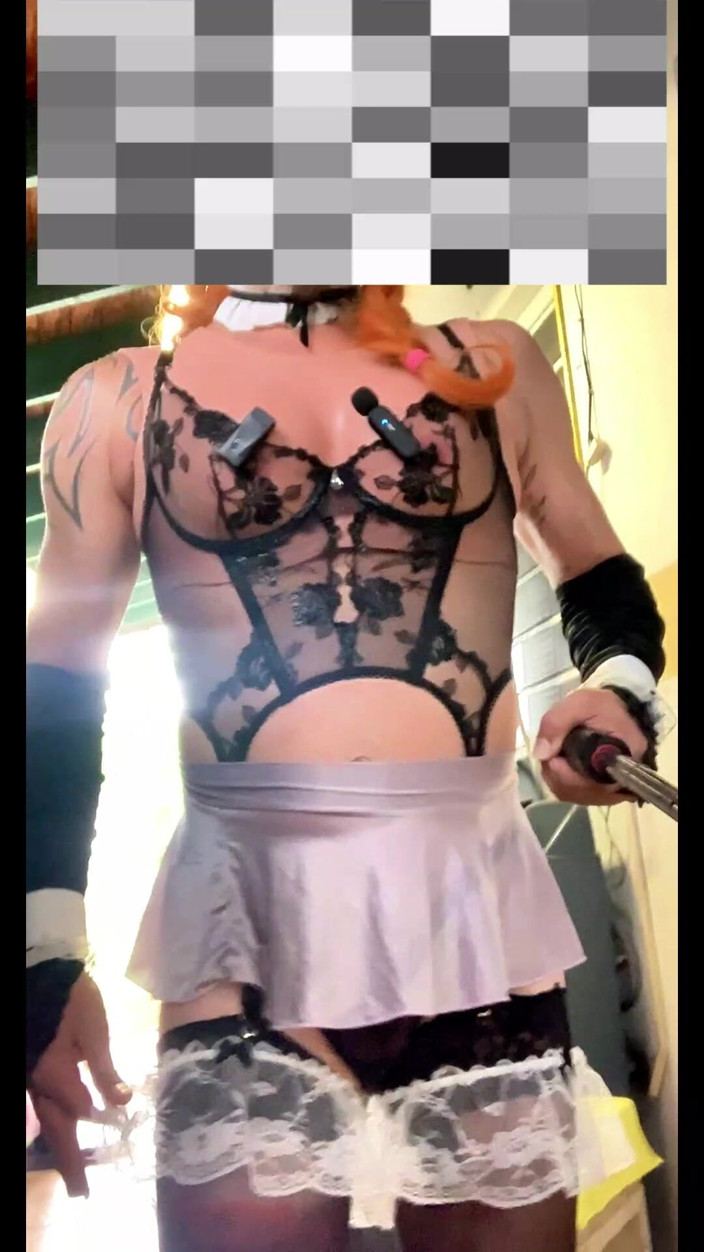 Benito414: Cintia Butt Ladyboy pe pulă
